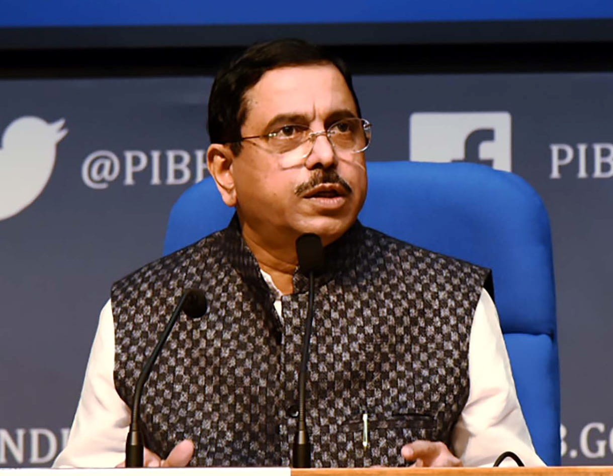 Pralhad Joshi Education Minister addressing press conference at PIB briefing
